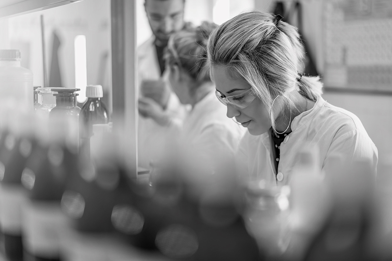 woman scientist in lab